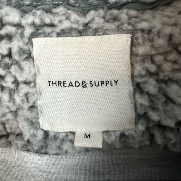 Thread & Supply Gray 1/4 Zip Pullover Sherpa Fleece Jacket Size Medium - Picture 2 of 6